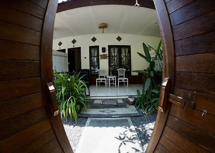 Jepun 08 - One Bedroom With 3 Beds And Kitchen * Uluwatu (Bali)